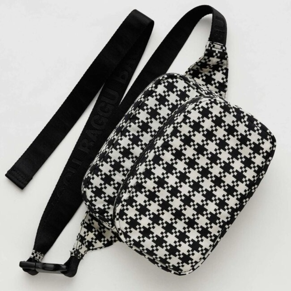 BAGGU Fanny Pack in Black & White Pixel Gingham